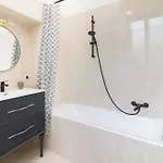 Апартаменты Lorelake Holidays -big Life - Private Terrace & Parking In *