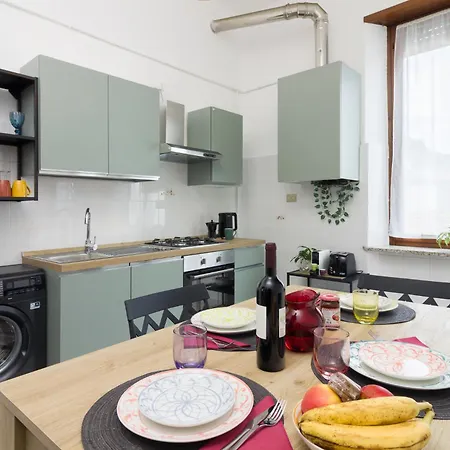 Lorelake Holidays -big Life - Private Terrace & Parking In * كومو