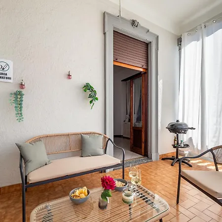 Lorelake Holidays -big Life - Private Terrace & Parking In شقة